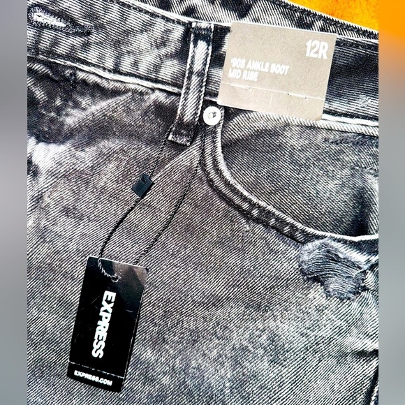 EXPRESS NWT Distressed Denim Black Jeans - Picture 2 of 7